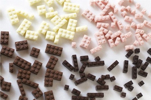 piezas de lego hechas de chocolate